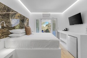 Egyptian cotton sheets, premium bedding, minibar, in-room safe - Villa K Boutique Hotel (Corfu)