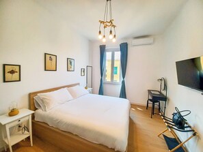 1 dormitori, escriptori, wifi gratuïta i roba de llit