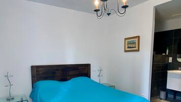 4 bedrooms, iron/ironing board, free WiFi