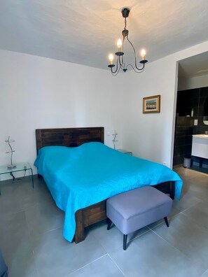 4 bedrooms, iron/ironing board, free WiFi - House in the Luberon park, exceptional setting with 16m pool Absolute peace and quiet (Grambois)