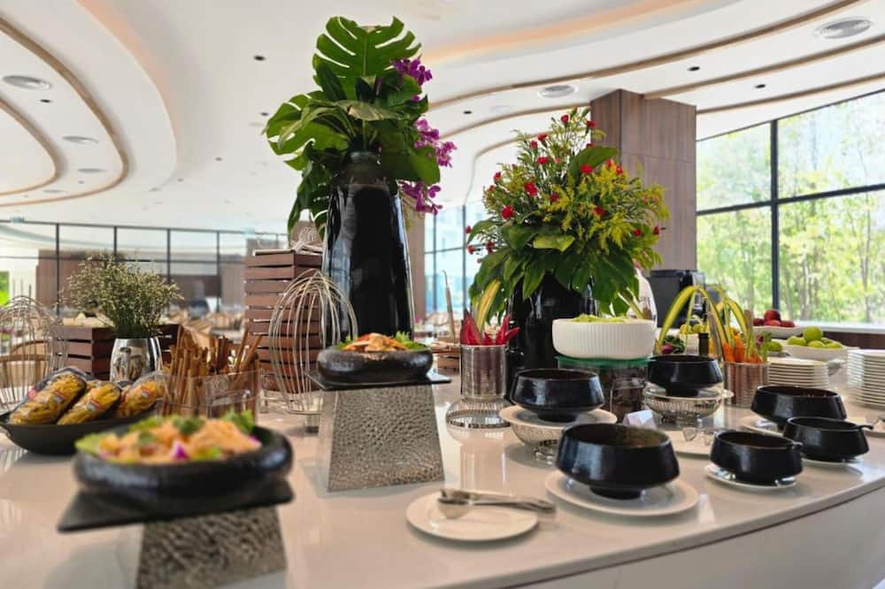 Laya Suites & Residences