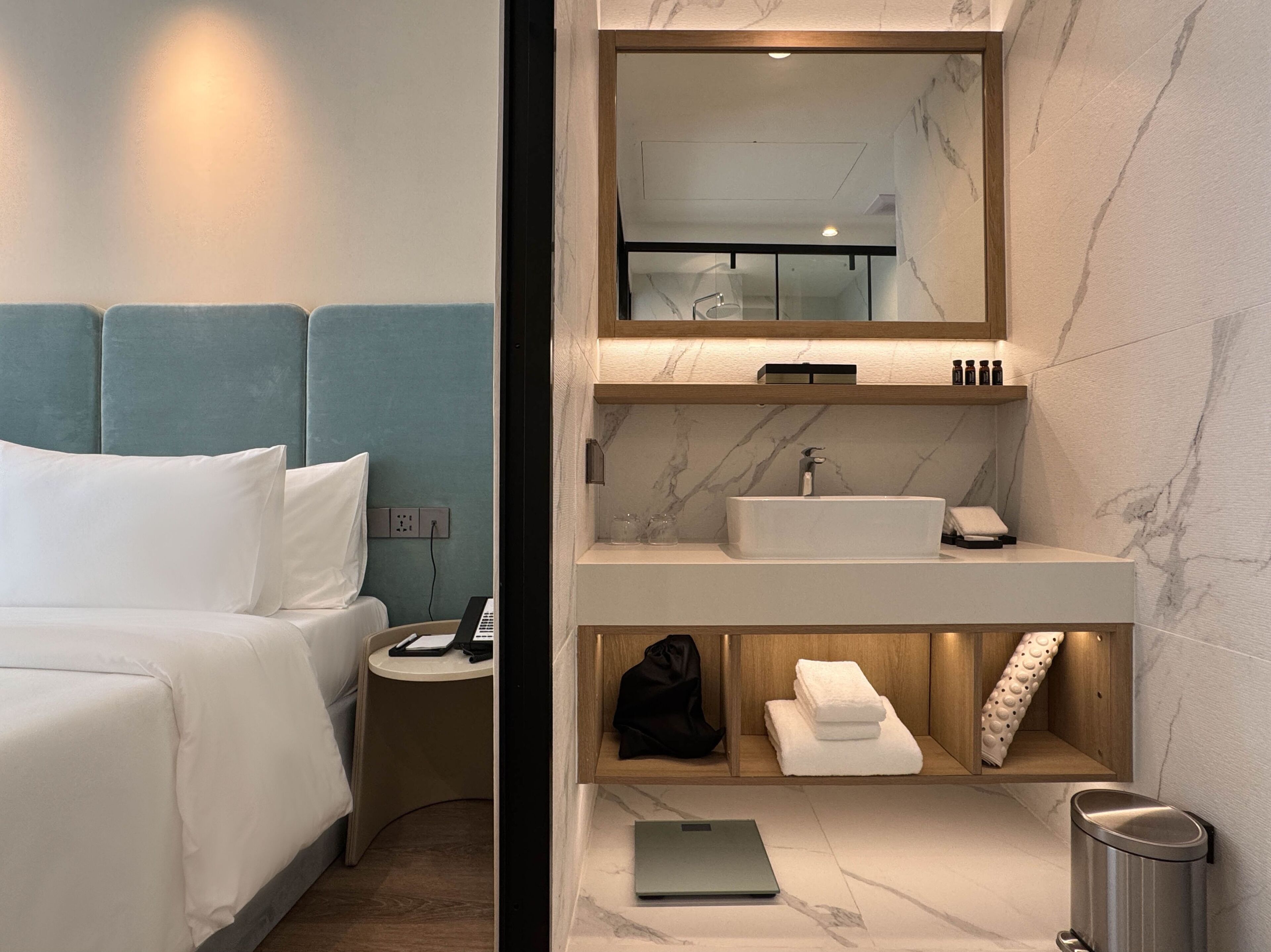 ห้องจูเนียร์สวีท, ระเบียง | ตู้นิรภัยในห้องพัก, ผ้าม่านกันแสง, เปล/เตียงเด็กอ่อน (ฟรี), Wi-Fi ฟรี