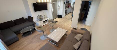 Fernseher, Stereoanlage
