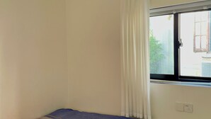 1 habitación, tabla de planchar con plancha y wifi 
