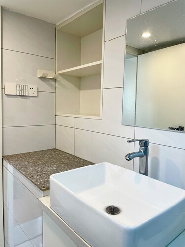 The most Cozy 1-bedroom apartment in downtown Shanghai