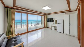 Rom – basic, 1 soverom (Room 201 Pension(Ocean View/BBQ)) | 1 soverom og wi-fi (inkludert)