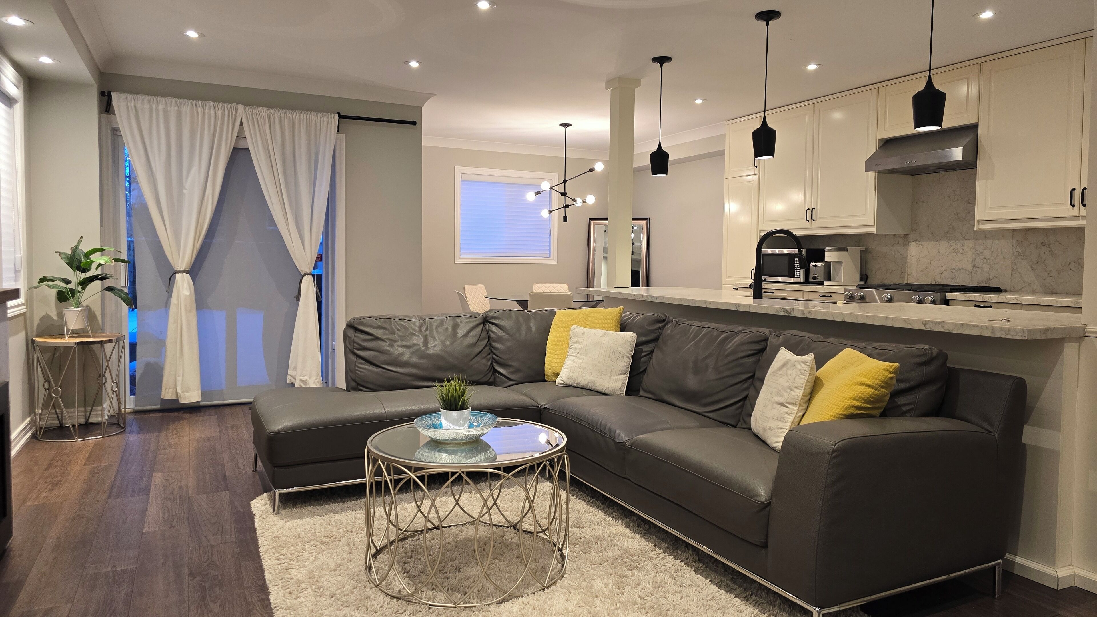 Smart-tv en een open haard