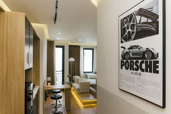 Superior Studio | Laptop workspace, free WiFi