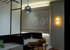 Studio | Espace de travail pour ordinateurs portables, accès au Wi-Fi (inclus)