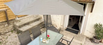 Appartement neuf meublé classé 4* avec terrasse et parking privé.