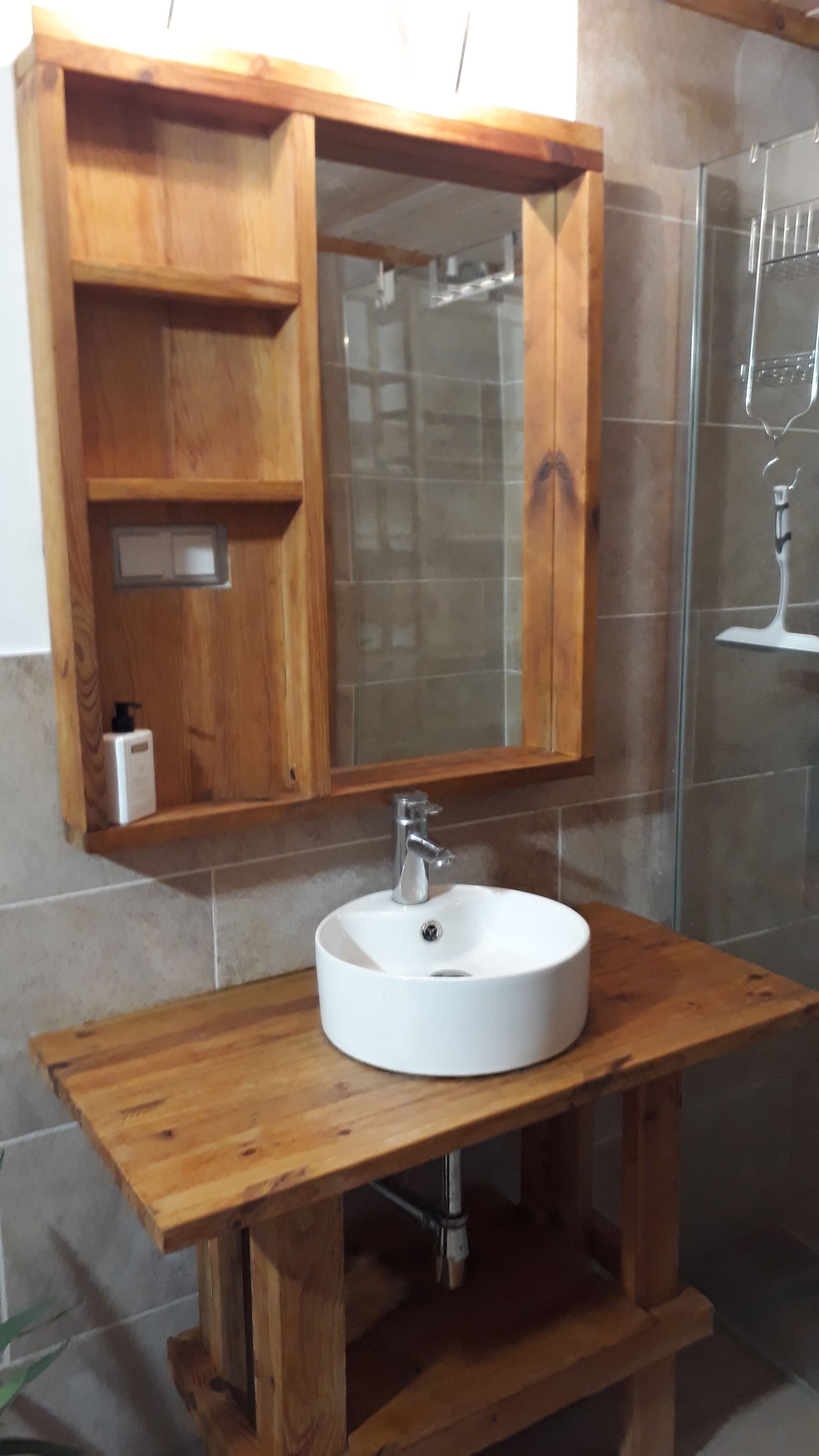 Dusche, Seife, Toilettenpapier