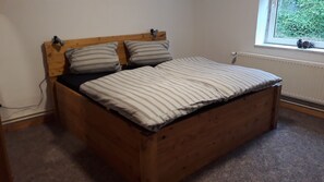 3 多间卧室、旅行婴儿床、WiFi