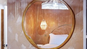 2 bedrooms, iron/ironing board, free WiFi, bed sheets - The Elements Brighton Air Suite perfect location (Brighton and Hove)