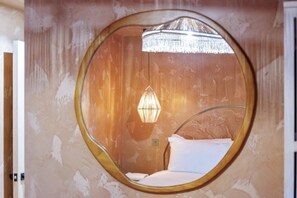 2 bedrooms, iron/ironing board, free WiFi, bed sheets - The Elements Brighton Air Suite perfect location (Brighton and Hove)