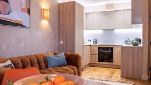 Smart TV - The Elements Brighton Air Suite perfect location (Brighton and Hove)