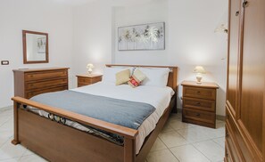 Classic Apartment | 1 bilik tidur, gebar bulu kapas, seterika/papan seterika, Wi-fi percuma 