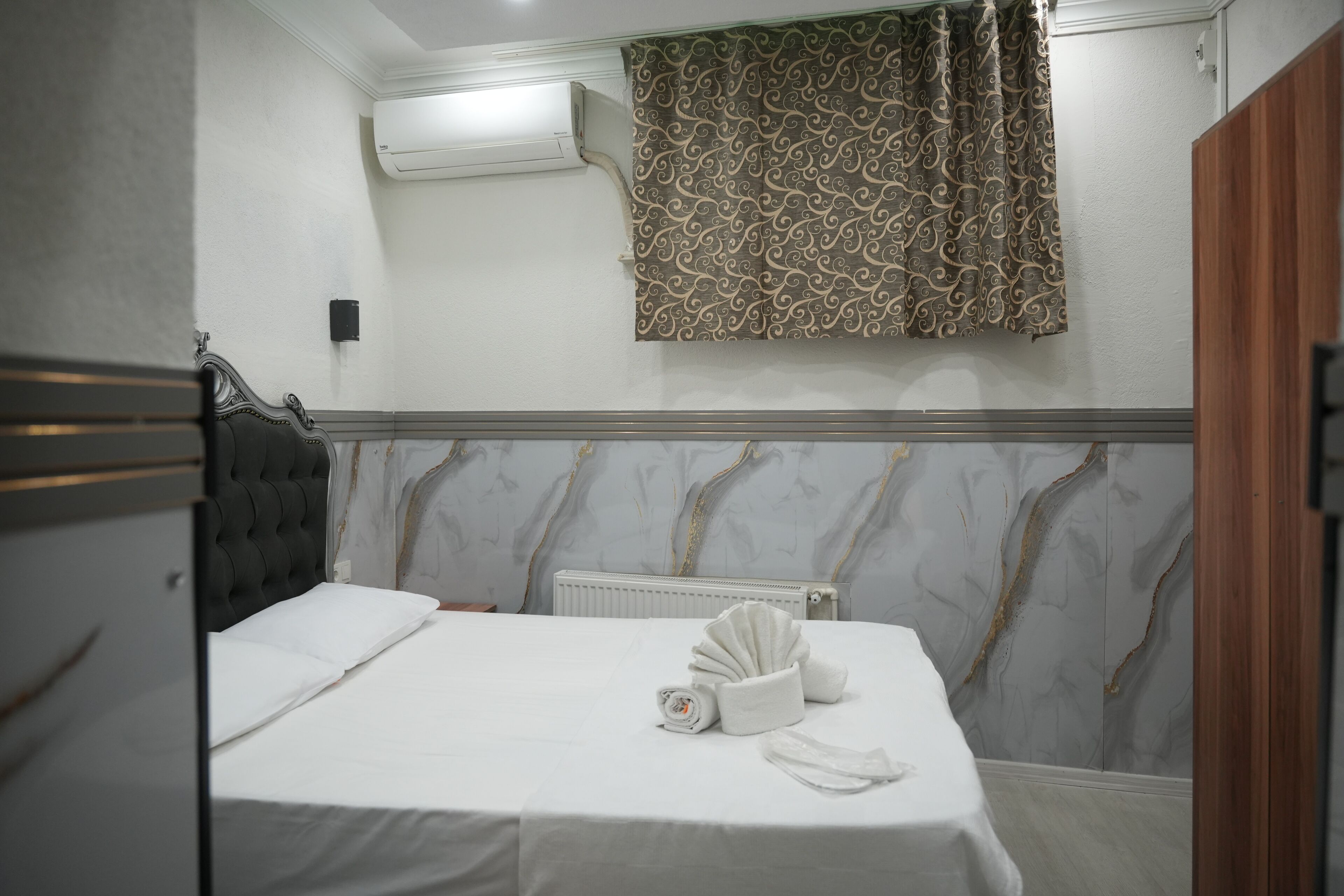 Economy Triple Room | Egyptian cotton sheets, premium bedding, down comforters, in-room safe