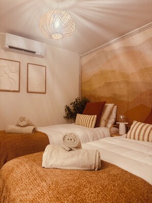 6 bedrooms, iron/ironing board, travel cot, WiFi