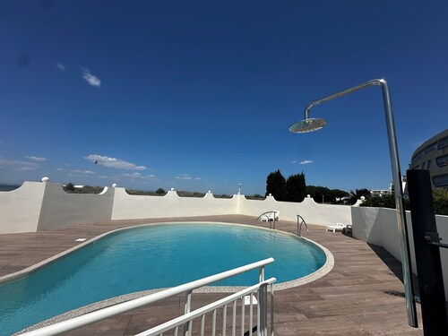 T2 Cocoon by the sea with swimming pool, tennis court & parking. South Beach