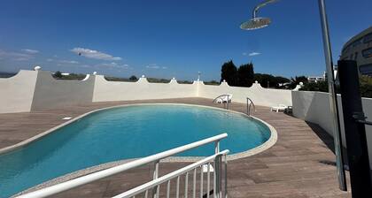 T2 Cocoon by the sea with swimming pool, tennis court & parking. South Beach