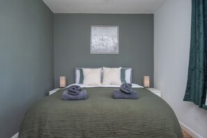 4 Schlafzimmer, Bügeleisen/Bügelbrett, kostenloses WLAN, Bettwäsche