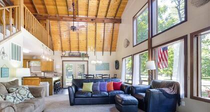 Barrel Cabin at Sandy Bass Bay!