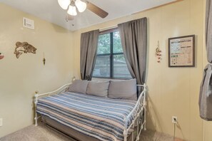 5 habitaciones, escritorio, tabla de planchar con plancha y wifi gratis 
