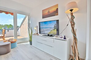 TV, DVD player
