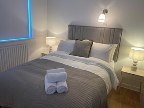 Casa | 4 quartos, ferros/tábuas de passar roupa, Wi-Fi de cortesia