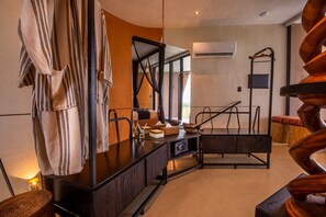 Luxury Suite, Private Pool, Valley View | Room amenity