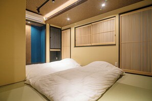 Blackout curtains, iron/ironing board, free WiFi