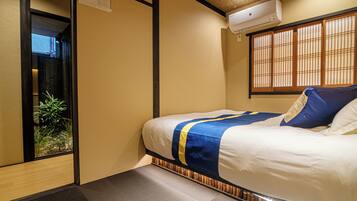 Blackout curtains, iron/ironing board, free WiFi