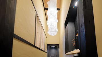 Rideaux occultants, fer et planche à repasser, Wi-Fi gratuit