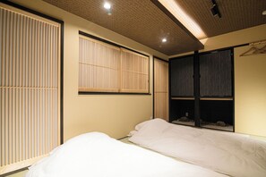 Blackout drapes, iron/ironing board, free WiFi