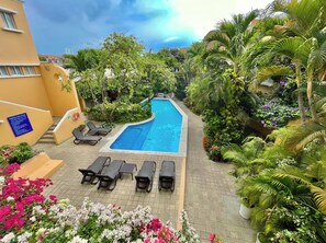 Outdoor pool - by Calamari Homes - Edificio Centenario (Cartagena)
