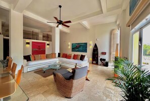 Luxury Loft, Balcony, Park View | Living area - by Calamari Homes - Edificio Centenario (Cartagena)