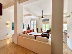 Luxury Loft, Balcony, Park View | Living area - by Calamari Homes - Edificio Centenario (Cartagena)