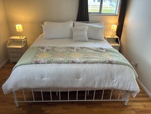 4 bedrooms, free WiFi, bed sheets