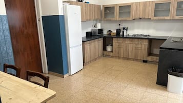 Shared Dormitory | Shared kitchen facilities | Fridge, toaster, cookware/dishes/utensils