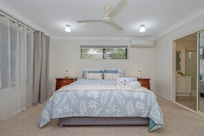 4 chambres, fer et planche Ă repasser, Wi-Fi, draps fournis