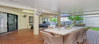 Family Home With Pool In Mount Louisa