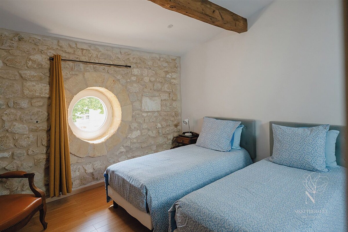 Soundproofing, WiFi (free)