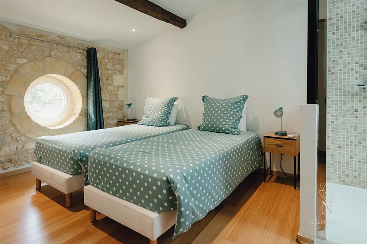 Chambre Confort, patio, vue jardin | Chambres insonorisées, Wi-Fi gratuit