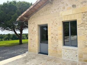 Standard Double Room, Pool View | Soundproofing, free WiFi