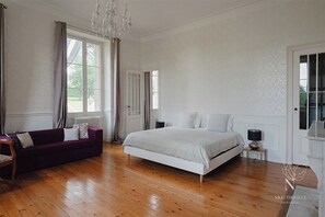 Deluxe Room, Lake View