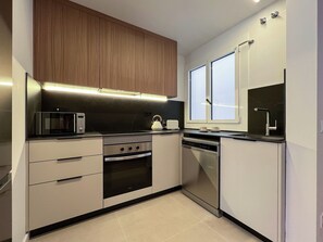 Apartment (4 Bedrooms) | Private kitchen
