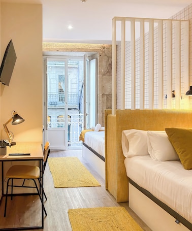 Comfort Twin Room, City View | Individually decorated, desk, free WiFi, bed sheets