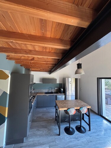 Charming house with swimming pool 5 minutes from VAISON LA ROMAINE