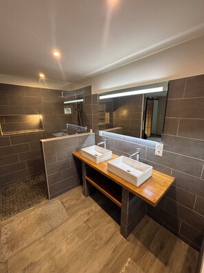Hair dryer, toilet paper - Charming house with swimming pool 5 minutes from VAISON LA ROMAINE (Vaison-la-Romaine)