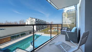 Apartament (305) Pool View | Blick vom Balkon
